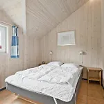 3 Bedroom Cozy In Ferienhaus *