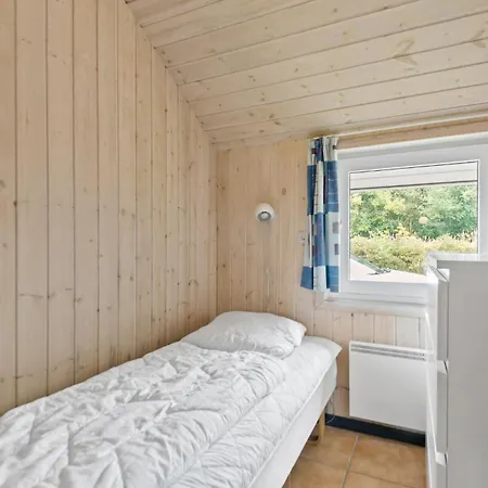 3 Bedroom Cozy In 別荘