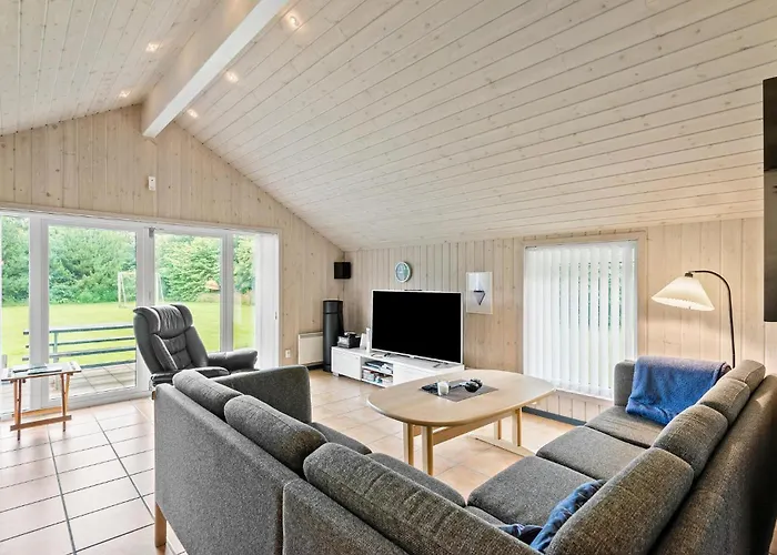 3 Bedroom Cozy In *