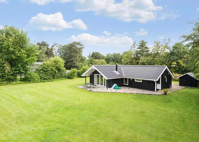 Feriehus 3 Bedroom Cozy In